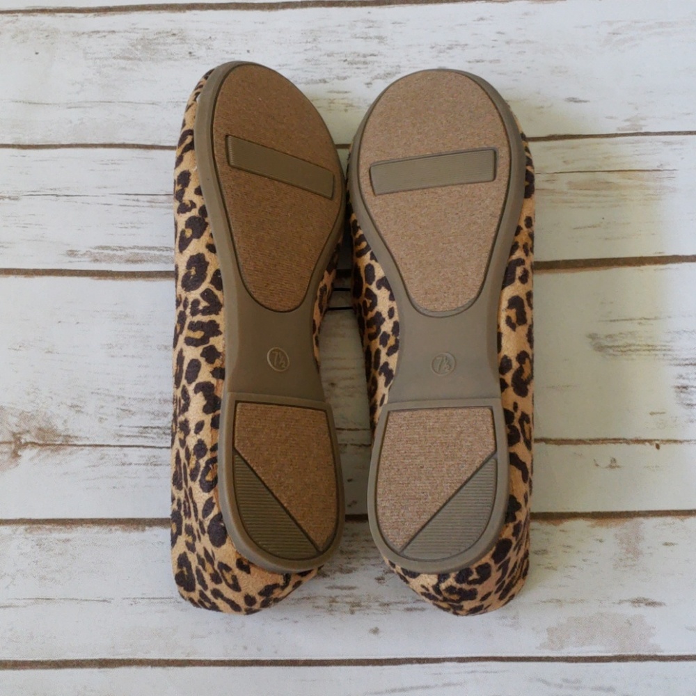 *1 PAIR LEFT!!* NWOT Leopard print flats - Picture 3 of 3